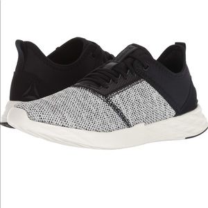 Reebok Astroride Edge size 7.5